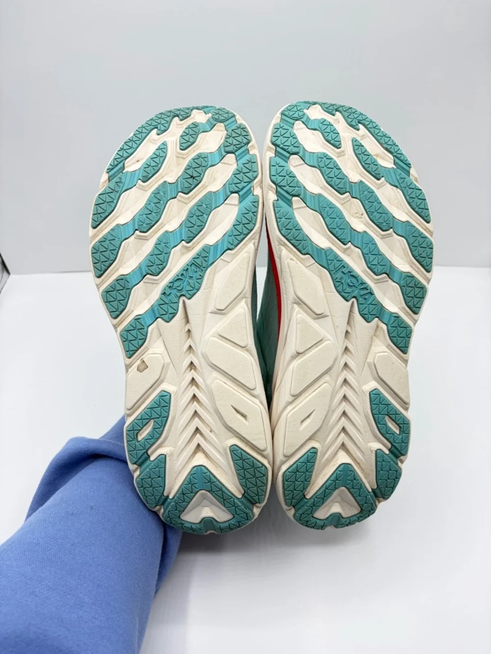 Hoka normal pair